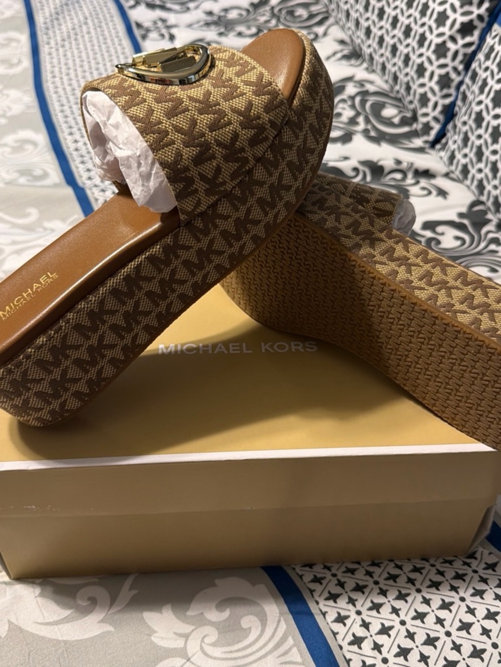 Michael Kors Wedge - Picture 2 of 2